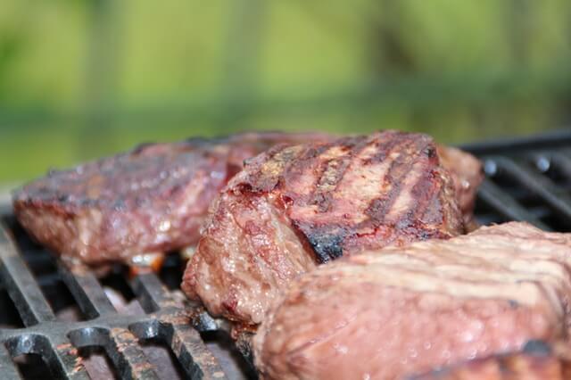 steak-steaks-barbecue-summer-55808 (1)