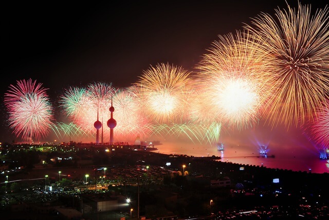 city-night-explosion-firework (1)